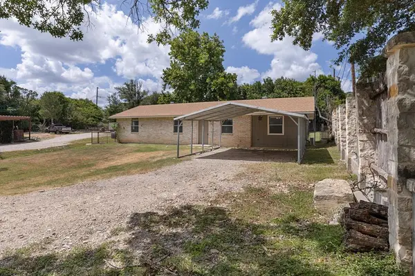 203 5th St, Ingram, TX 78025