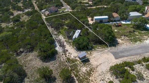 109 Sd 94430, Lakehills, TX 78063