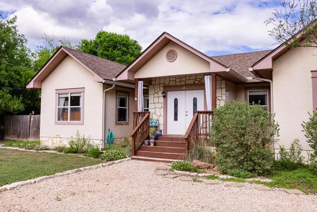 659 B Town Creek Rd, Kerrville, TX 78028 - #1