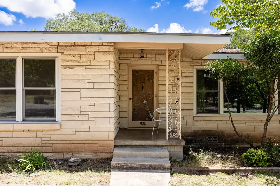 926 Bluebonnet Dr, Kerrville, TX 78028 - #2