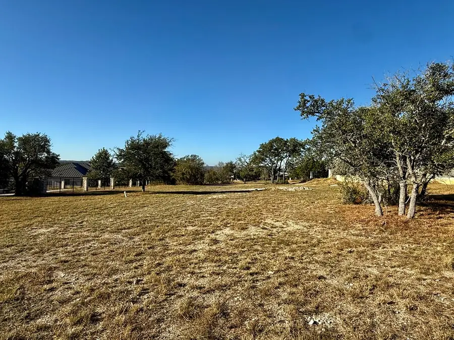 1018 Comanche Hills Dr, Kerrville, TX 78028 - #3