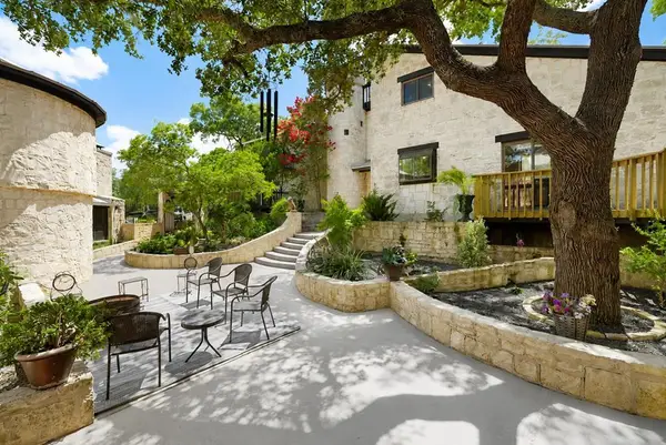 22 Indian Creek Loop, Kerrville, TX 78028