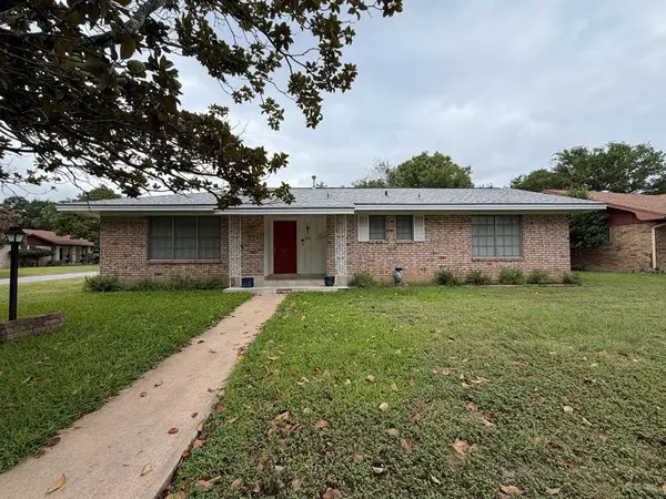 101 Crescent Dr, Kerrville, TX 78028