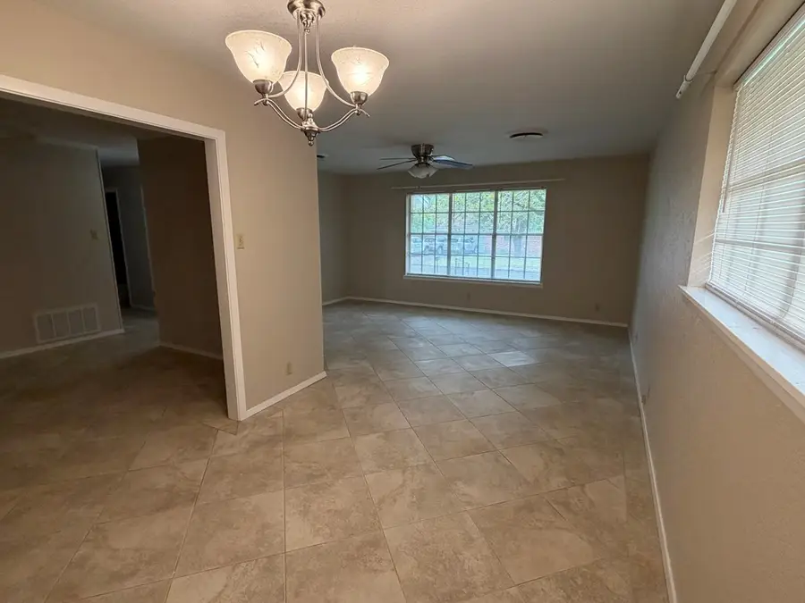 101 Crescent Dr, Kerrville, TX 78028 - #2