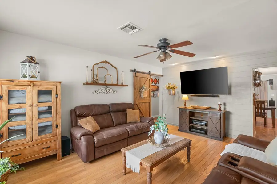 601 Lake Dr, Kerrville, TX 78028 - #2
