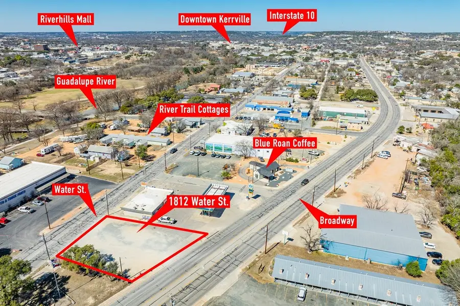 1812 Water St, Kerrville, TX 78028 - #2
