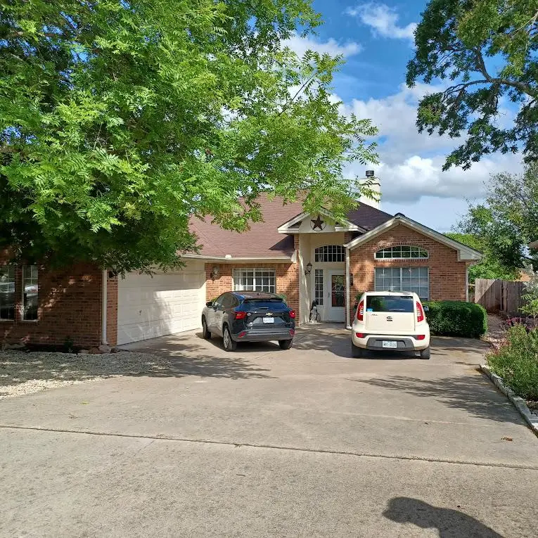 659 Oak Valley Dr, Kerrville, TX 78028 - #1