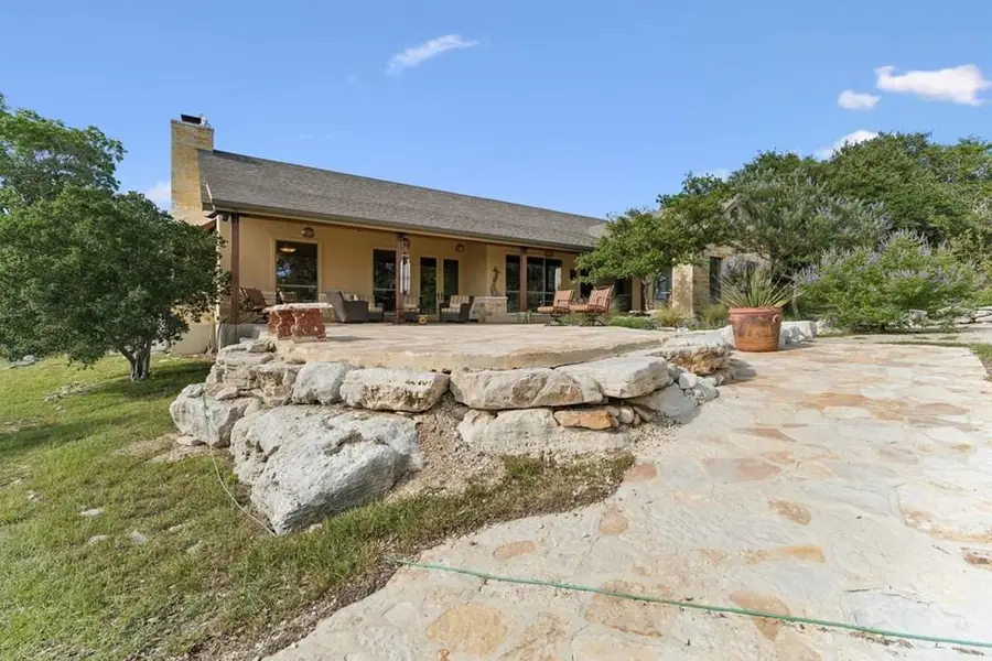 306 N Charles Rd, Kerrville, TX 78028 - #3