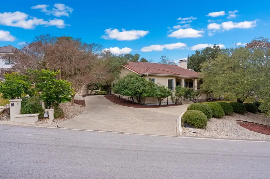 315 Lakewood Dr, Kerrville, TX 78028 - #2