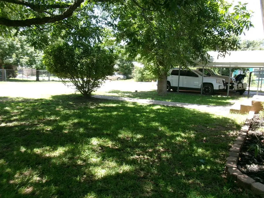 122 Morgan St, Ingram, TX 78025 - #2