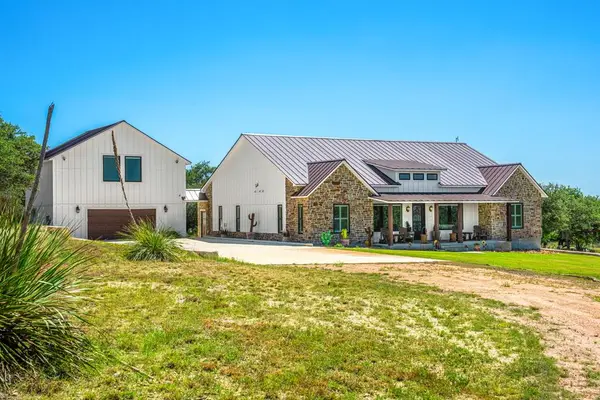 147 Gray Wolf, Blanco, TX 78606