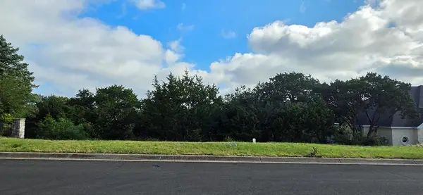 2117 Summit Crest Dr, Kerrville, TX 78028