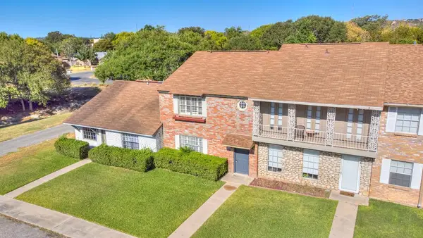 1908 Leslie Dr, Kerrville, TX 78028
