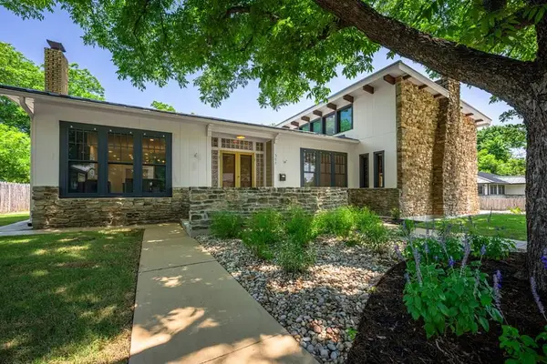 311 S Creek St., Fredericksburg, TX 78624
