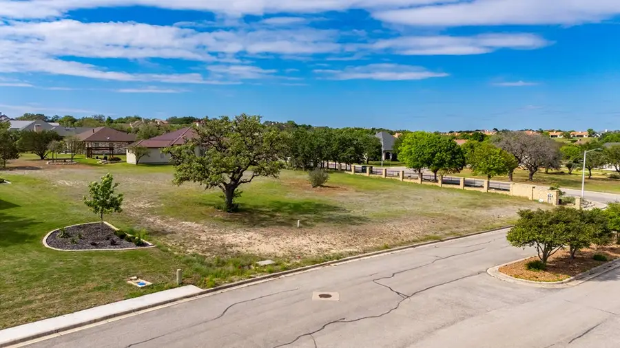 4100 Stone Creek Dr., Kerrville, TX 78028 - #2