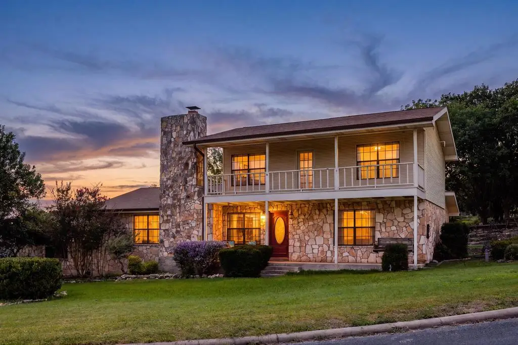 119 E Wood Ridge Drive, Kerrville, TX 78028 - #1