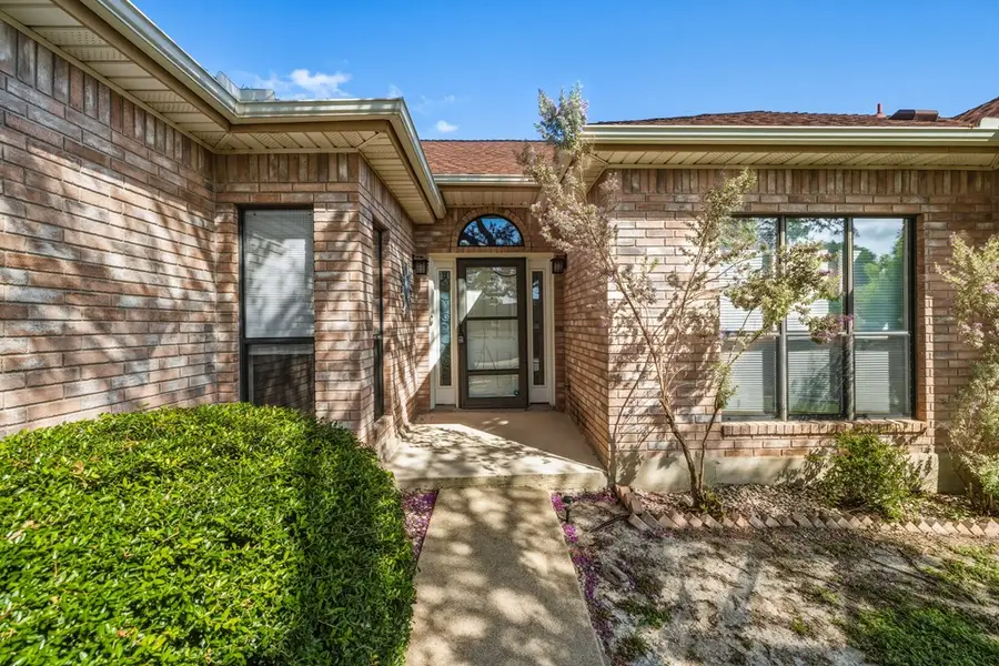 708 Oak Hollow Dr, Kerrville, TX 78028 - #2