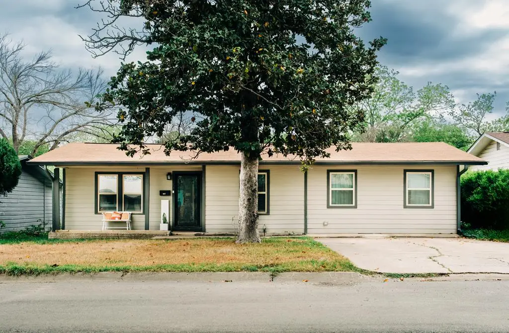 607 Leland St, Kerrville, TX 78028 - #1