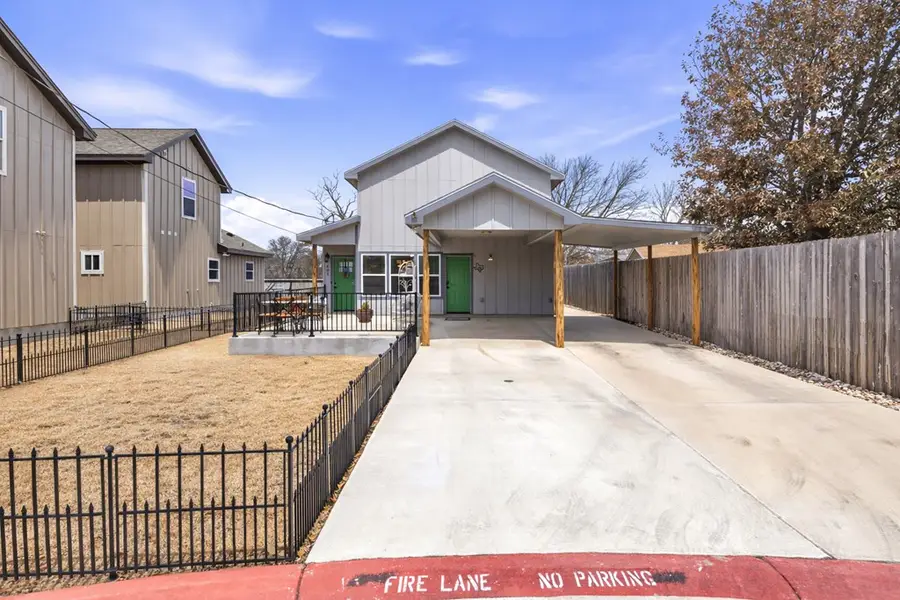 501 N Burleson, Kerrville, TX 78028 - #3