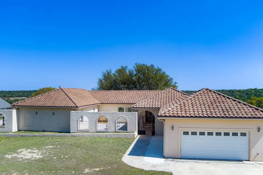 305 Teague Rd, Kerrville, TX 78028 - #2