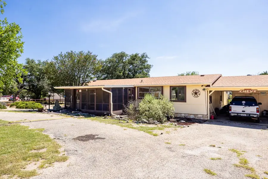 215 Robertson Rd, Kerrville, TX 78028 - #3