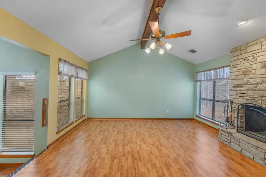 1810 N Woodstone Dr, Kerrville, TX 78028 - #3