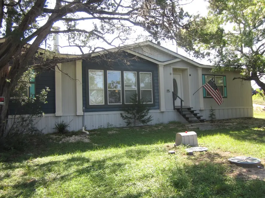 102 S Robin Hill, Kerrville, TX 78028 - #2