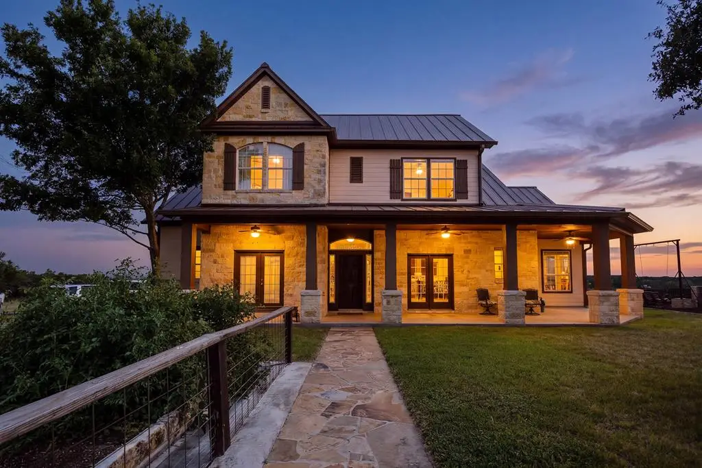 1095 Elm Pass Rd, Center Point, TX 78010 - #1