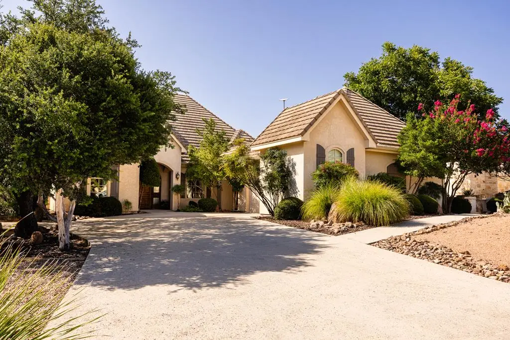 3520 La Cumbre Dr, Kerrville, TX 78028 - #1