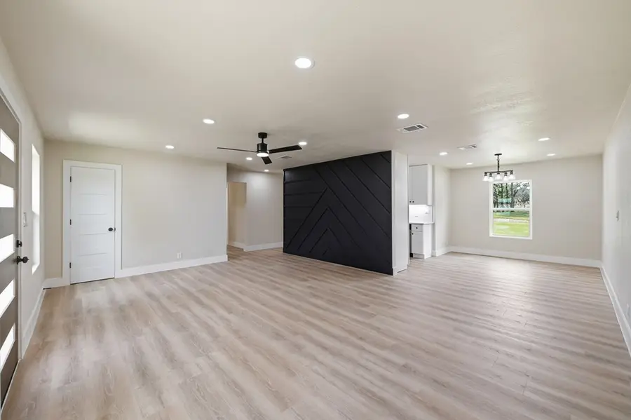 106 E Birdo Blvd, Kerrville, TX 78028 - #2