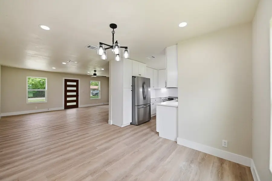 106 E Birdo Blvd, Kerrville, TX 78028 - #3