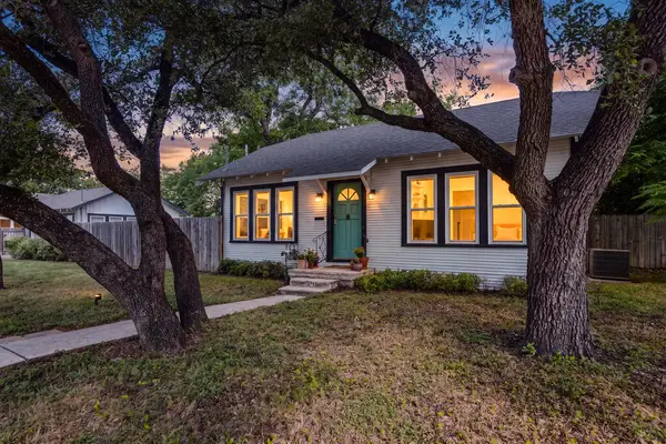 324 Lytle St, Kerrville, TX 78028