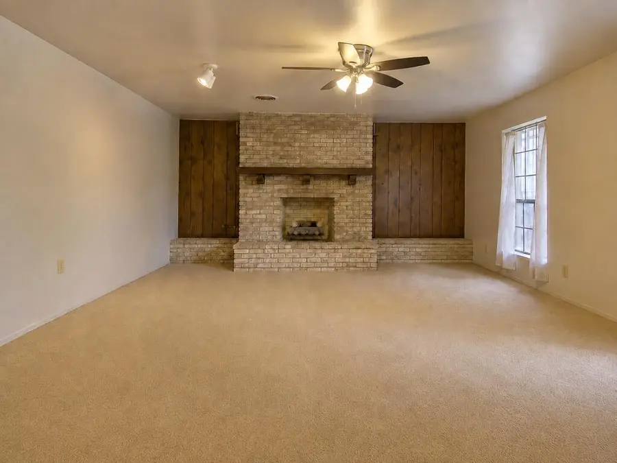 310 Fairview Dr, Kerrville, TX 78028 - #2