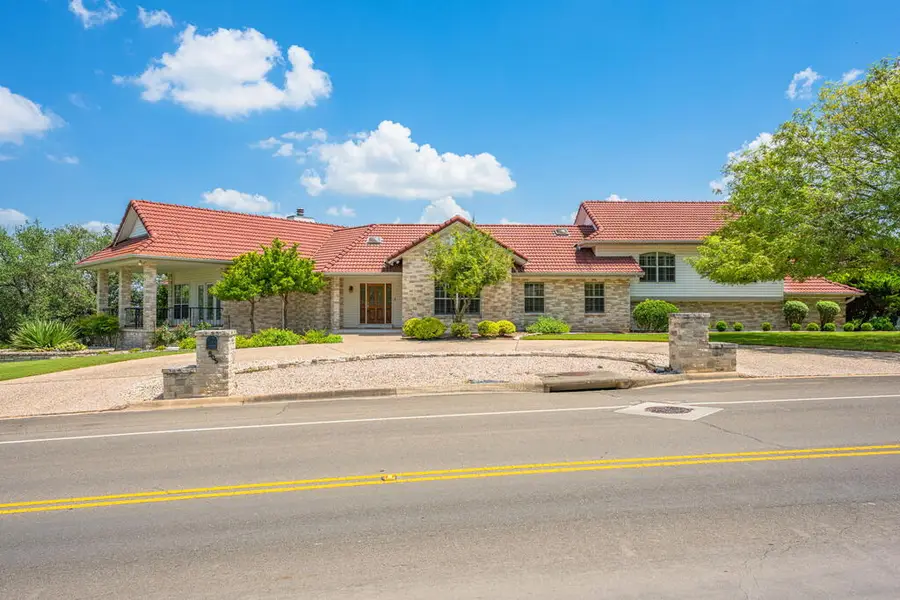 505 Riverhill Blvd, Kerrville, TX 78028 - #2