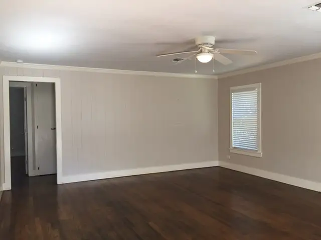 900 Prescott St, Kerrville, TX 78028 - #2