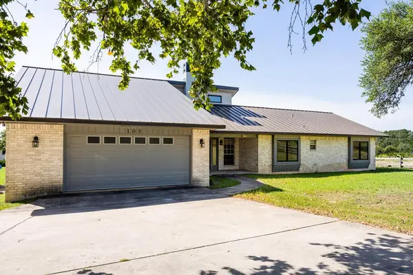 103 Crockett Dr, Kerrville, TX 78028