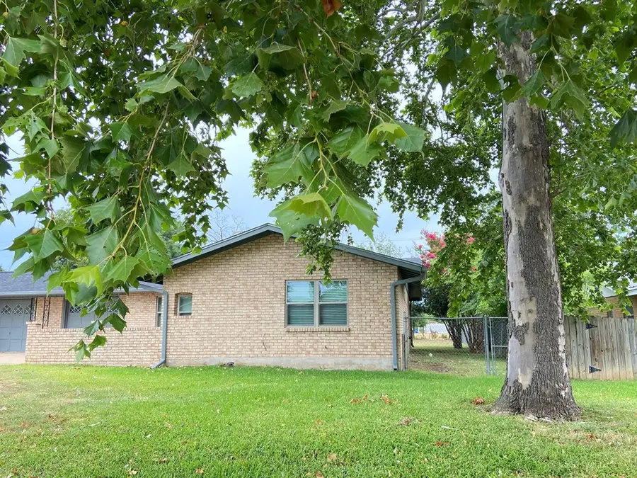 205 A&B N Manor Dr, Kerrville, TX 78028 - #3