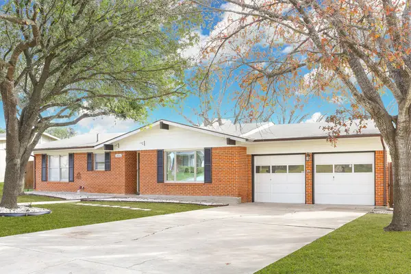 2806 Belvoir Dr, San Antonio, TX 78230