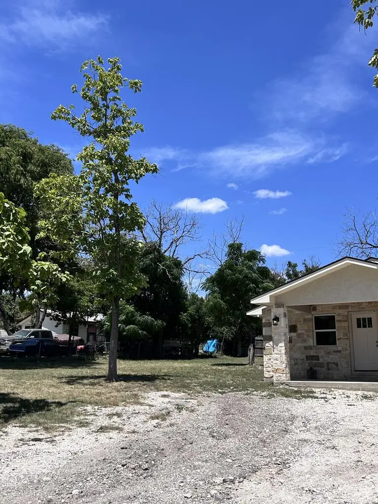 105 Fourth St, Ingram, TX 78025 - #3