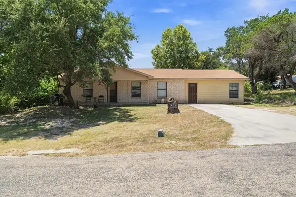 112 Cedro Vista Dr, Kerrville, TX 78028