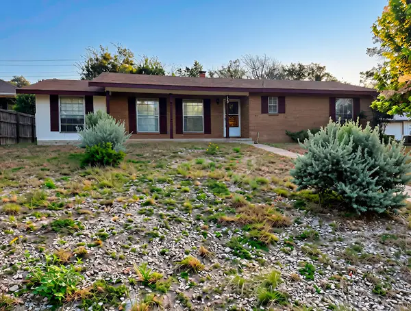 121/123 Poco Vista Dr S, Kerrville, TX 78028