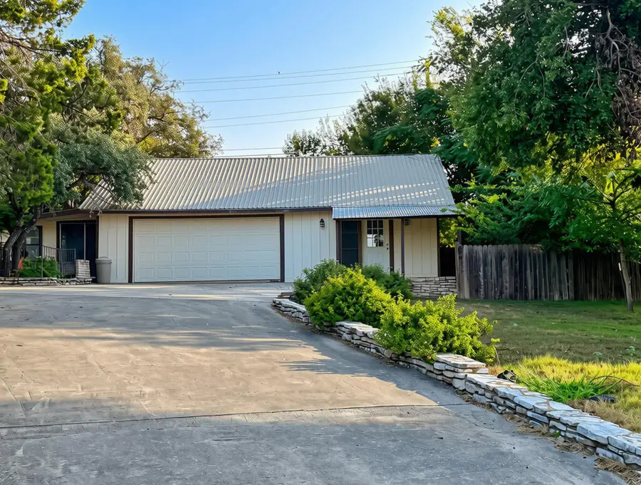 121/123 Poco Vista Dr S, Kerrville, TX 78028 - #2