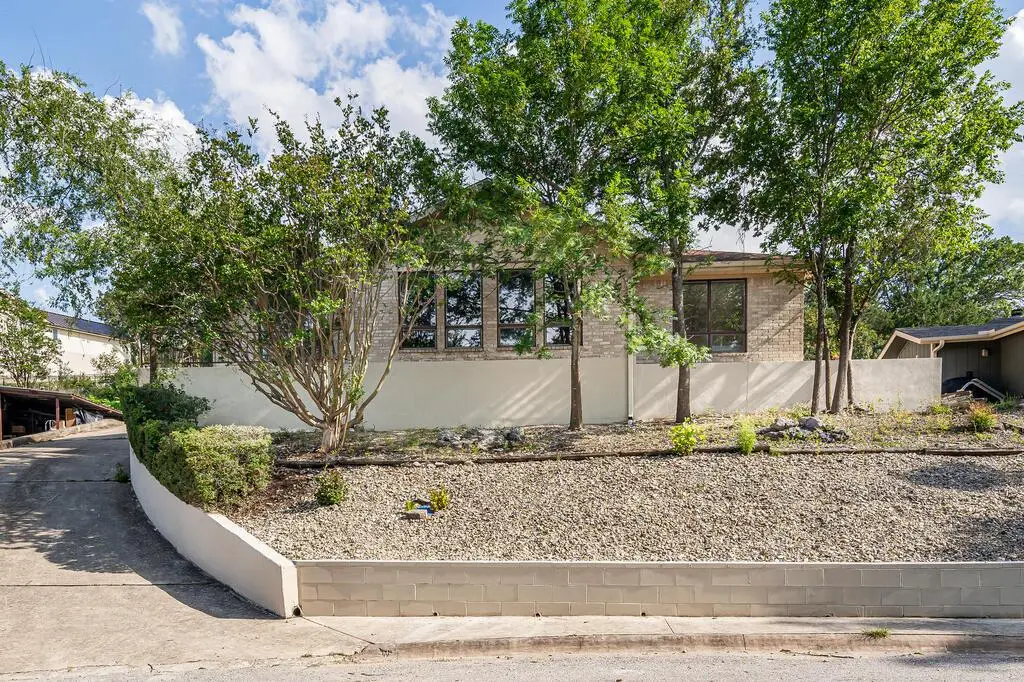 1307 Malibu Dr, Kerrville, TX 78028 - #1
