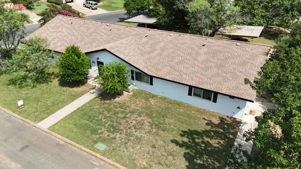 1405 N Crockett Dr, Fredericksburg, TX 78624