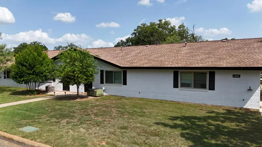 1405 N Crockett Dr, Fredericksburg, TX 78624 - #3