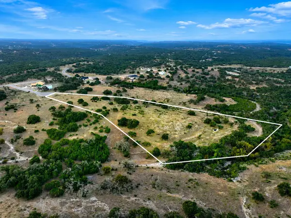 102 Avila Ridge Dr., Kerrville, TX 78028
