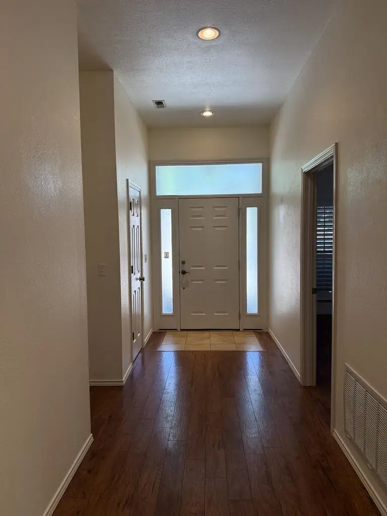 665 Oak Hollow Dr, Kerrville, TX 78028 - #3