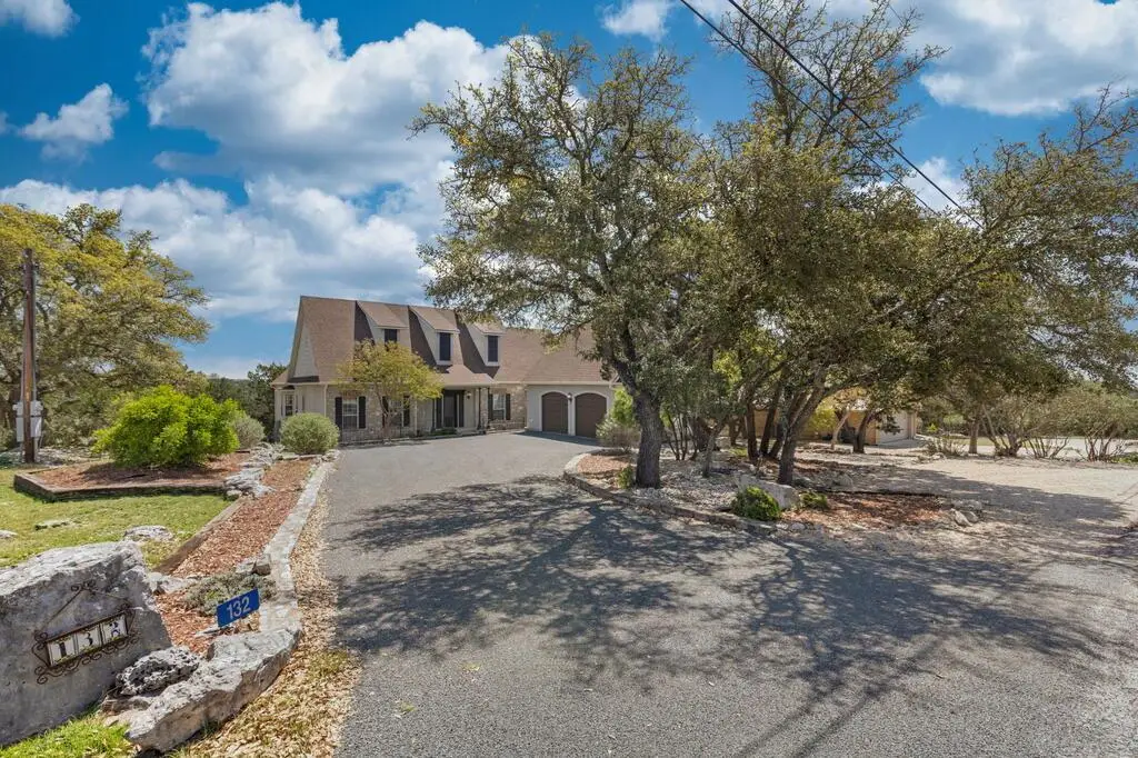 132 Crockett Dr, Kerrville, TX 78028 - #1