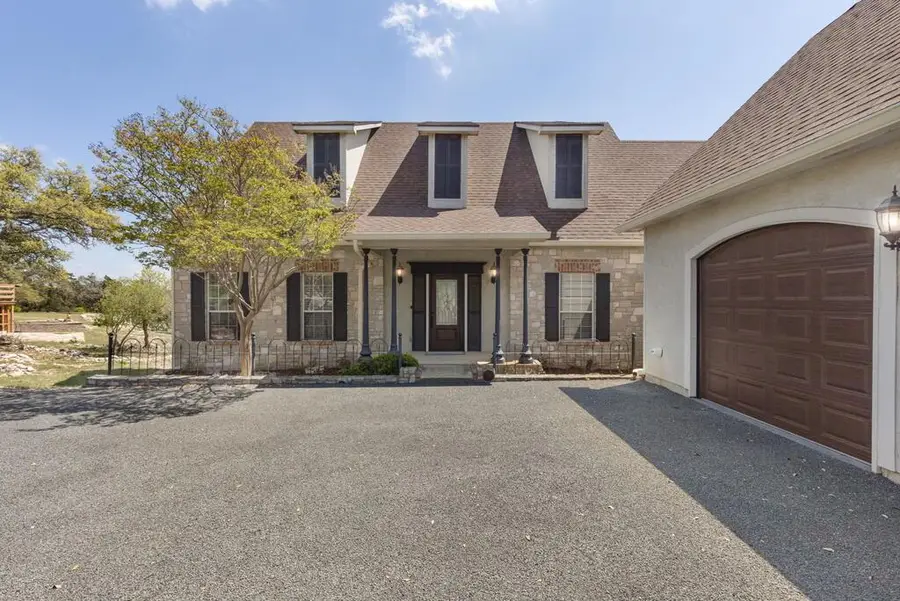 132 Crockett Dr, Kerrville, TX 78028 - #2