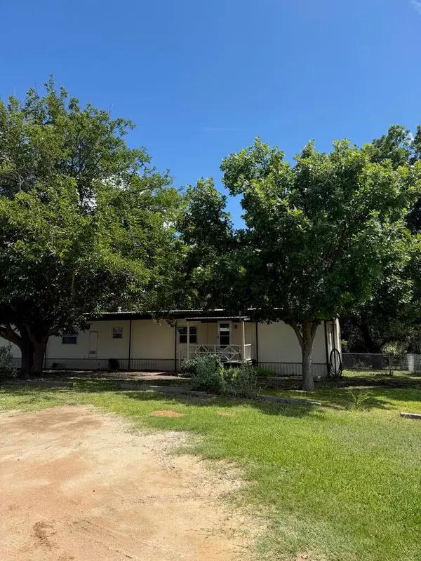 73 Fm Rd 1221, Hext, TX 76848